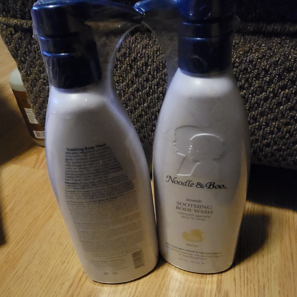 Noodle & Boo Lavender Soothing Body Wash - White and Blue